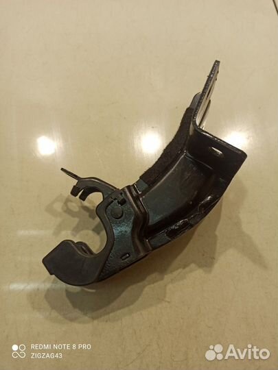 Крепеж заднего сиденья (Kia K5 III)