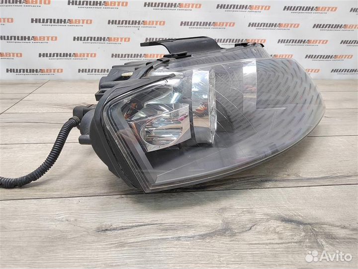 Фара правая audi A3 8P С дефектом