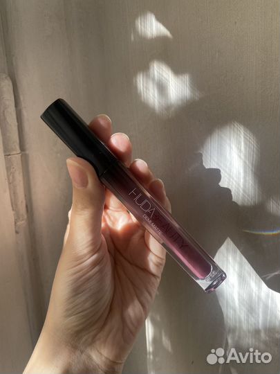 Помады Huda Beauty