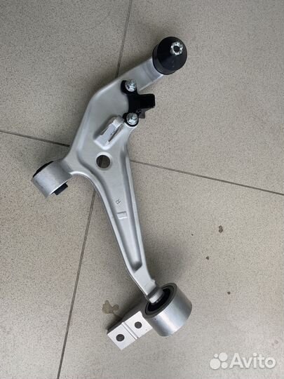 Рычаг подвески Nissan X-Trail (T30), 2005