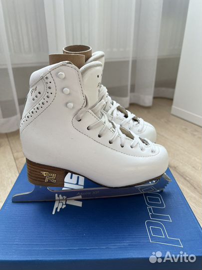 Фигурные коньки risport rf3 pro
