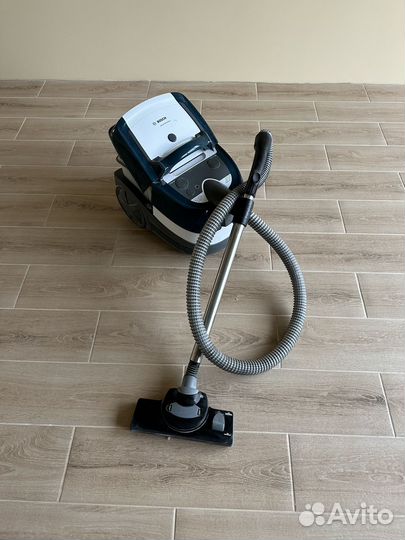 Пылесос Bosch BWD41740