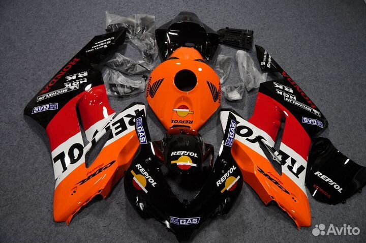 Комплект пластика на Honda CBR 1000RR 2004-2005