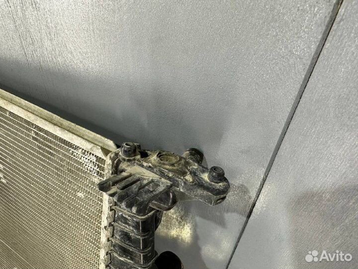 Радиатор основной Ford Focus 3 с дефектом