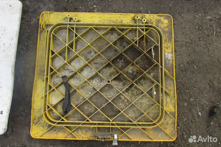 Дверца бардачка кабины наружняя, правая MAN TGA 18