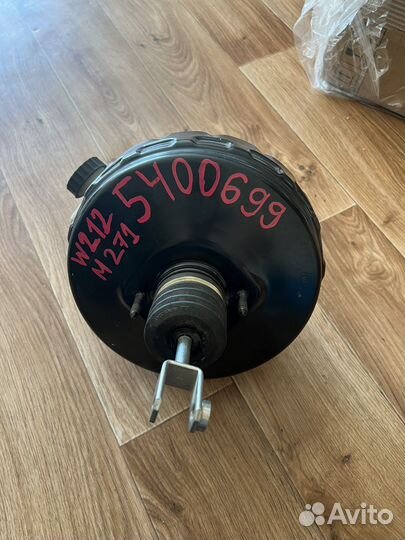 Вакум с главным цилиндром Мерседесс 212