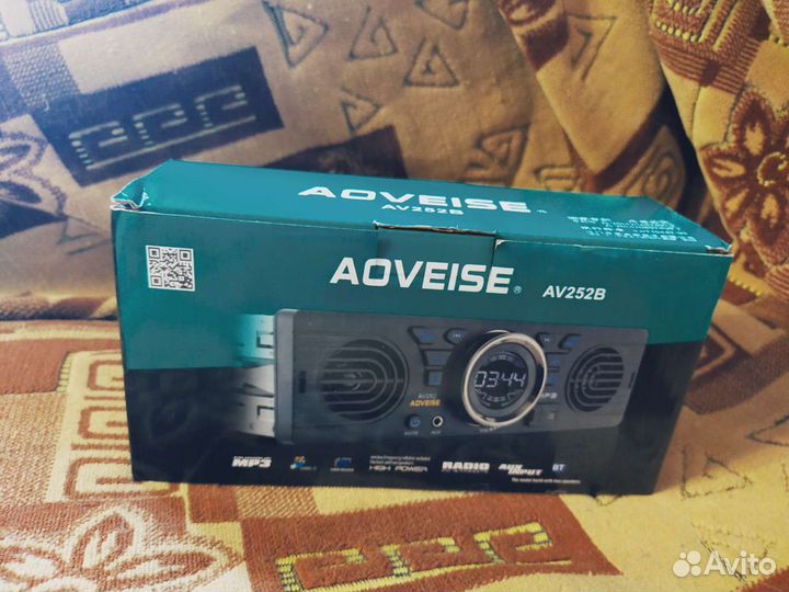 Автомагнитола со встроенными двумя динамиками