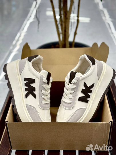 Женские Кроссовки