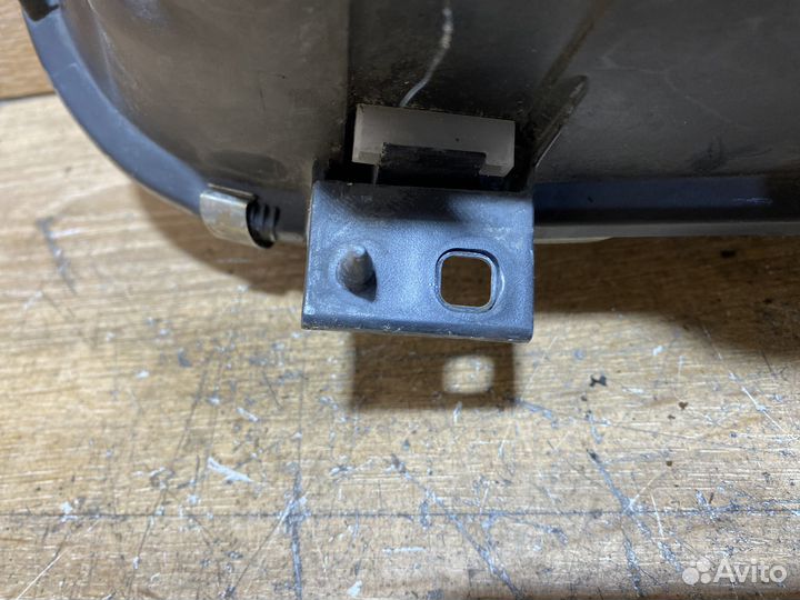 Фара передняя правая Volkswagen Golf 4 142051