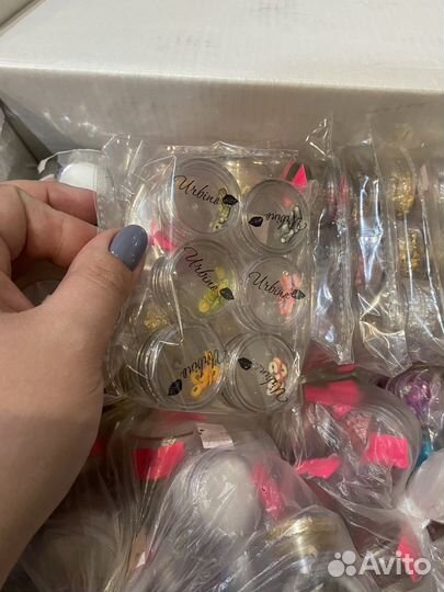 Материалы для маникюра или творчества