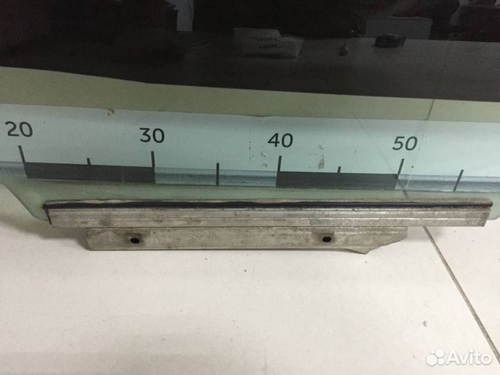 Стекло двери задней правой Toyota Corolla E150 200