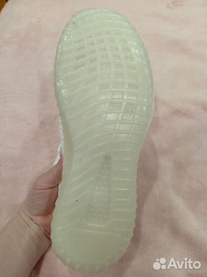 Кроссовки 44