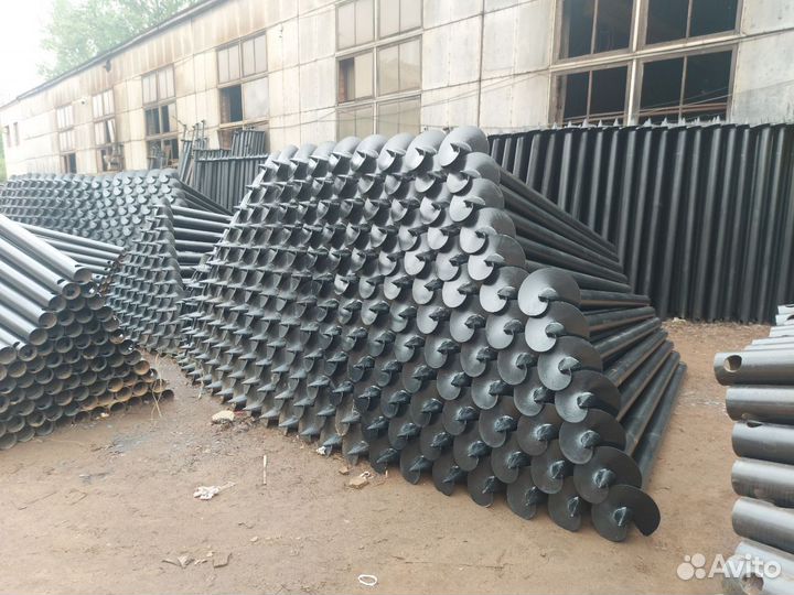 Сваи винтовые для монтажа фундамента. Доставка