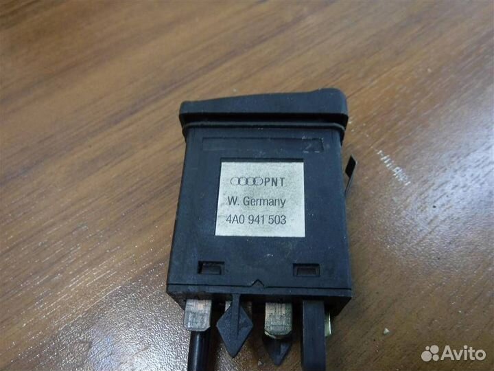 Кнопка обогрева заднего стекла Audi 100 C4 1991