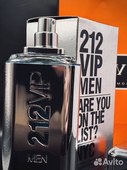 Carolina Herrera 212 vip men 100мл