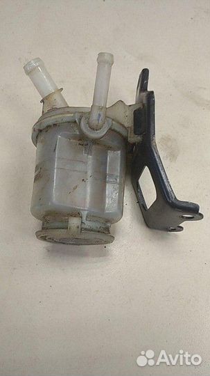 Бачок гидроусилителя Toyota Hilux