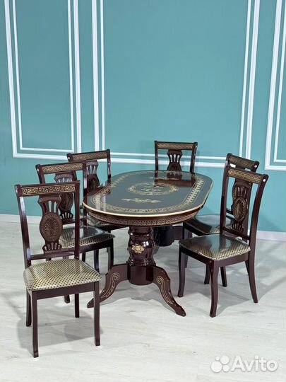 Стол со стульями