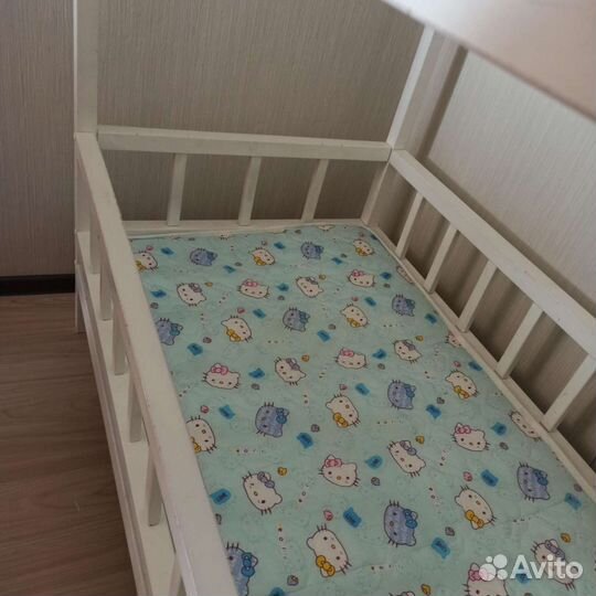 Детская кровать Домик с матрасом