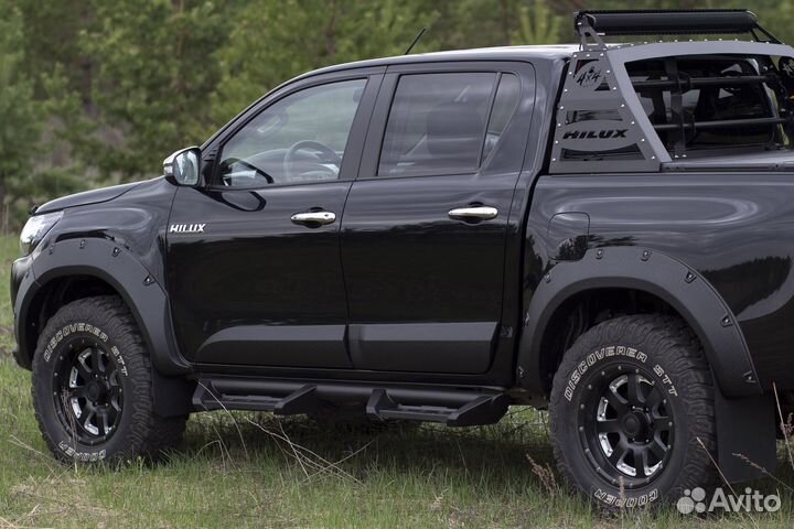 Расширители колёсных арок 50 мм Toyota Hilux