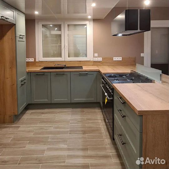 Кухонный гарнитур угловой