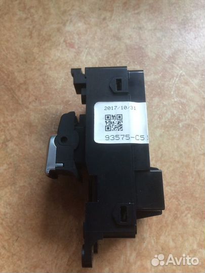 Кнопка стеклопод. передняя правая Киа Соренто Прай