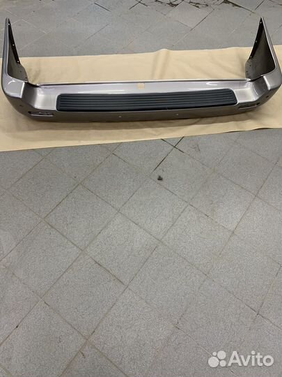 Бампер задий Toyota Land Cruiser 100