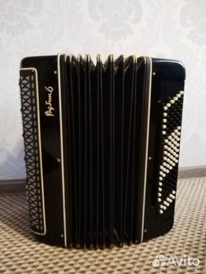 Баян