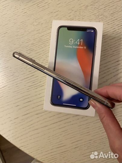 iPhone X, 64 ГБ