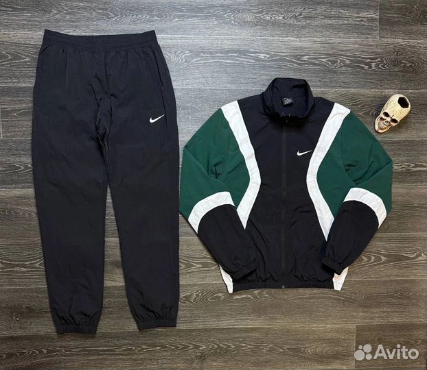 Спортивный костюм Nike swoosh