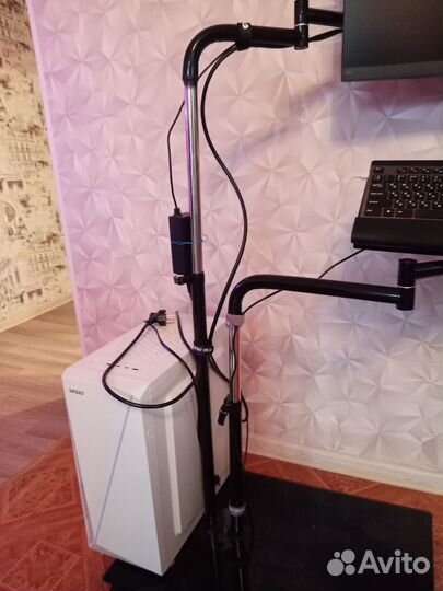 Прикроватный стол для стационарного компьютера