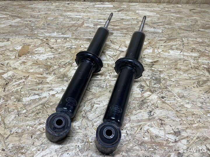 Амортизатор передний Land Rover Discover IV