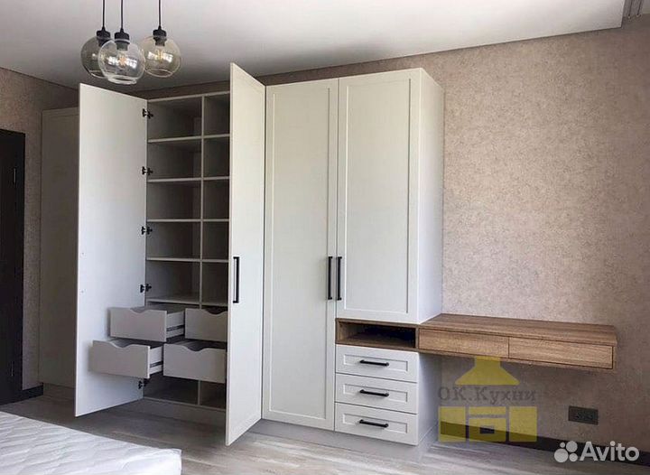 Угловой шкаф