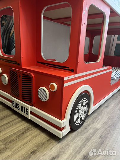 Двухъярусная кровать автобус