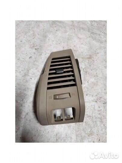 Дефлектор воздуховод в торпедо левый Nissan Murano