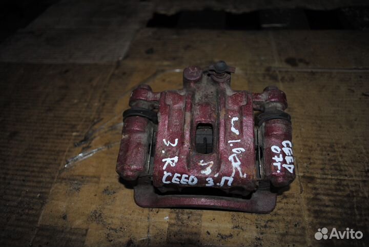 Суппорт задний правый киа сид 2007- 2012