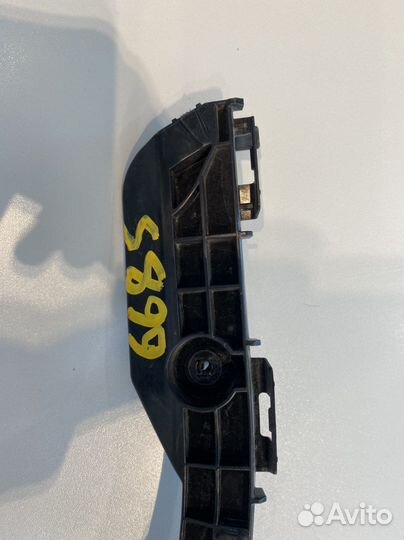 Крепление бампера, зад.лев. Toyota Corolla NZE 164