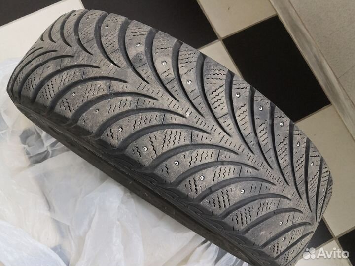 Goodyear UltraGrip Extreme 175/70 R13