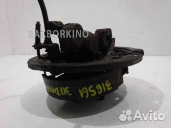 Кулак задний правый 25527482