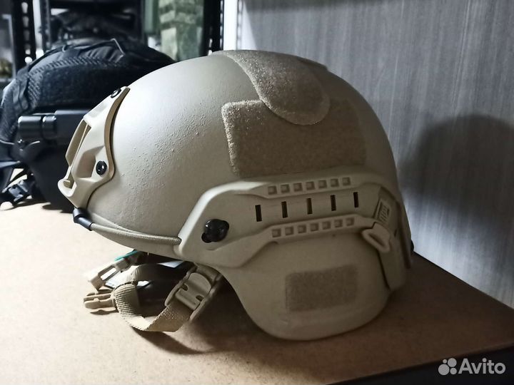 Военный шлем тактический