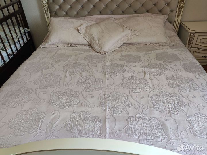 Покрывало на кровать евро