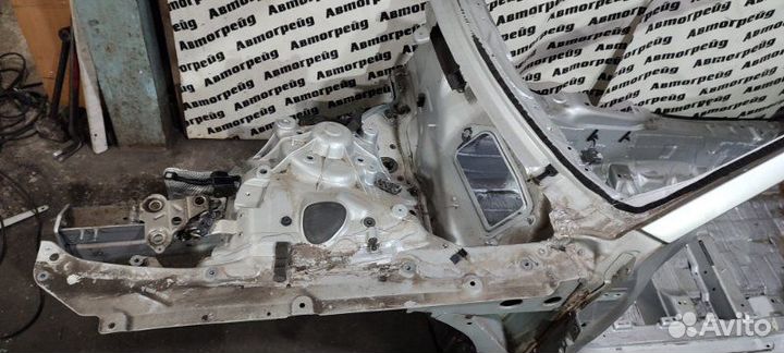 Стойка кузова левая Audi A6 4G CGW 18.04.2011