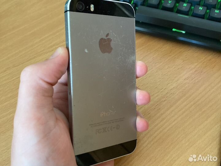 Телефон iPhone 5s