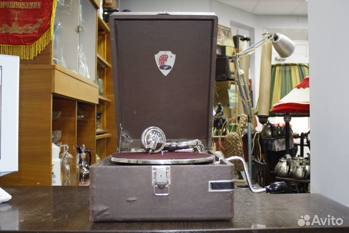 Патефон завод молот