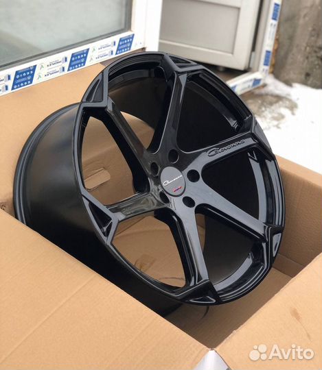 Диски Giovanna Dalar X R24 на Mercedes G63 G500