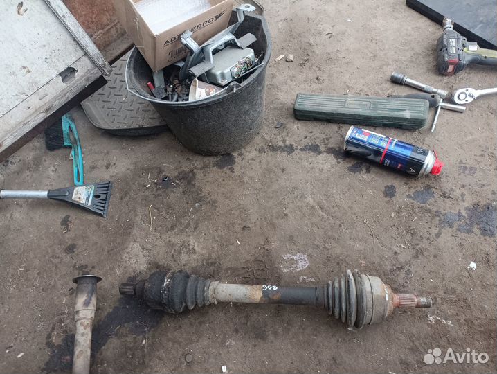 Передний левый привод Peugeot 308