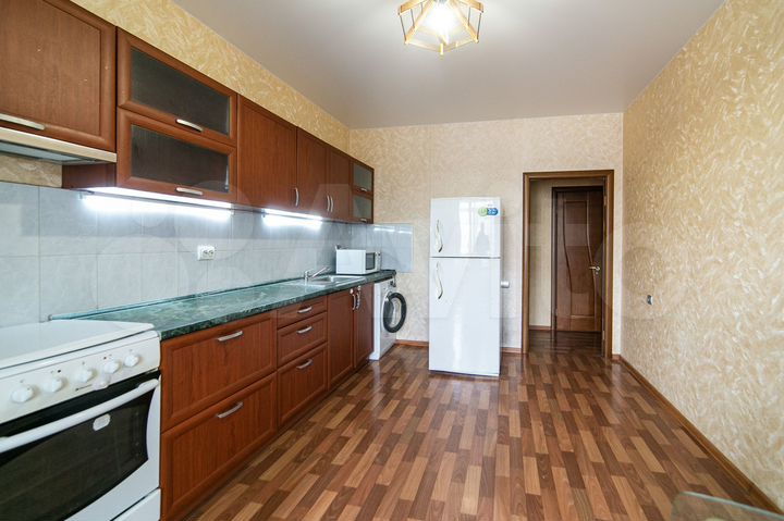 3-к. квартира, 90 м², 2/5 эт.