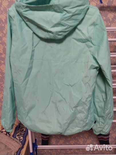 Ветровка женская
