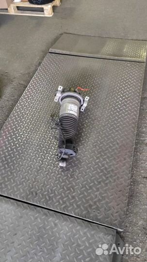 Пневмостойка Ауди Q7 зад. Лев