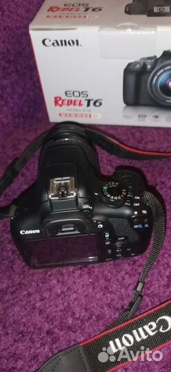 Зеркальный фотоаппарат Canon EOS T6