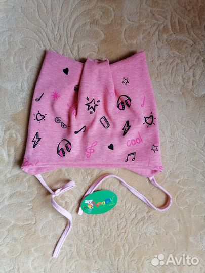 Шапочка для девочки новая